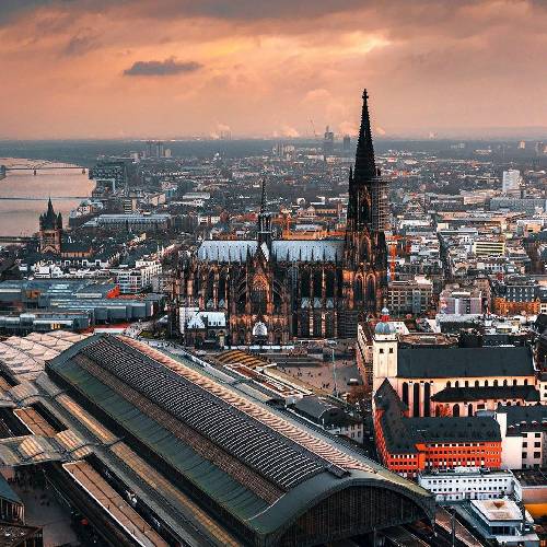 دلم میخواست بجا گیتار تنت تو بغلم بود نشون به اون نشونی